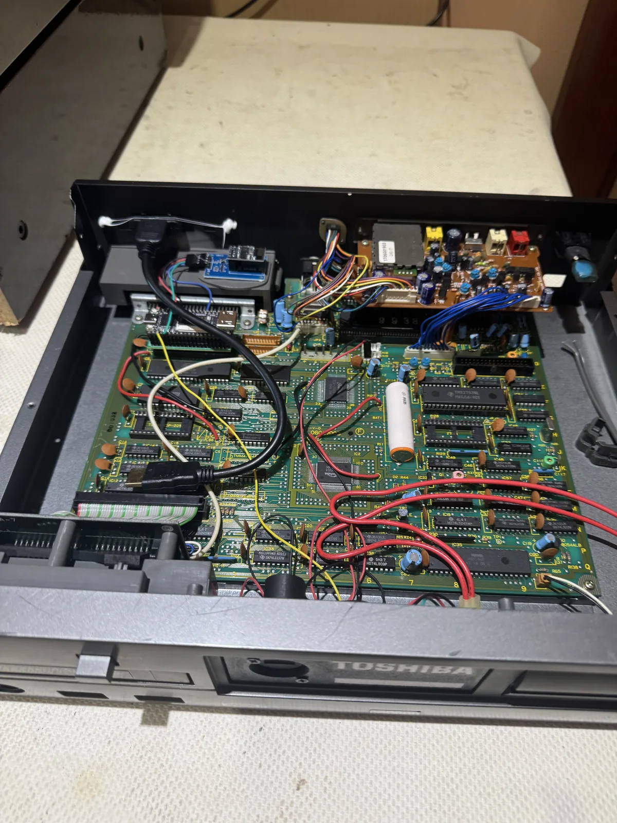 Toshiba HX-34, detalle del montaje interno