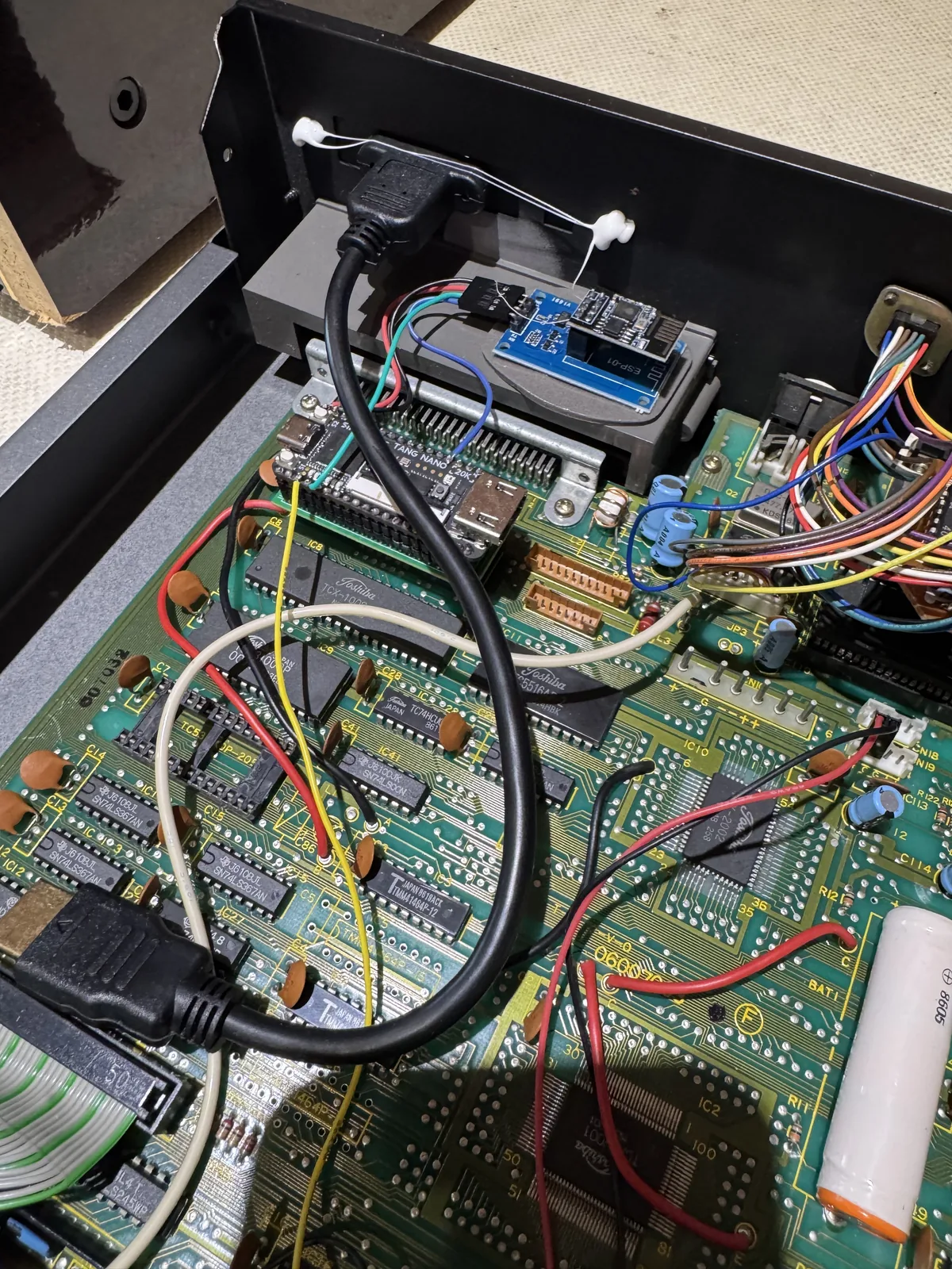 Toshiba HX-34, detalle de la instalacion del Goauld USBKB y LEDs frontales
