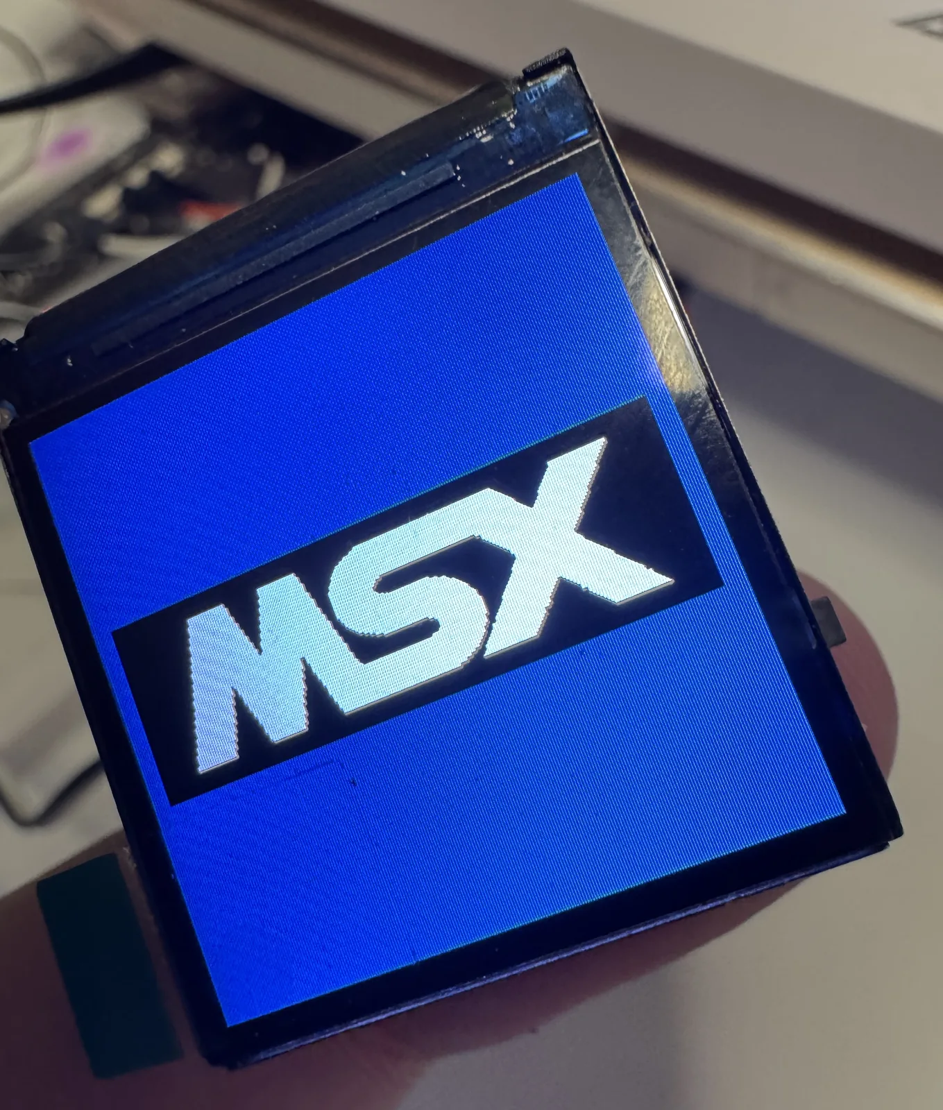 Logo MSX en la pantalla del modulo ESP32-C6, como en el arranque de un MSX2