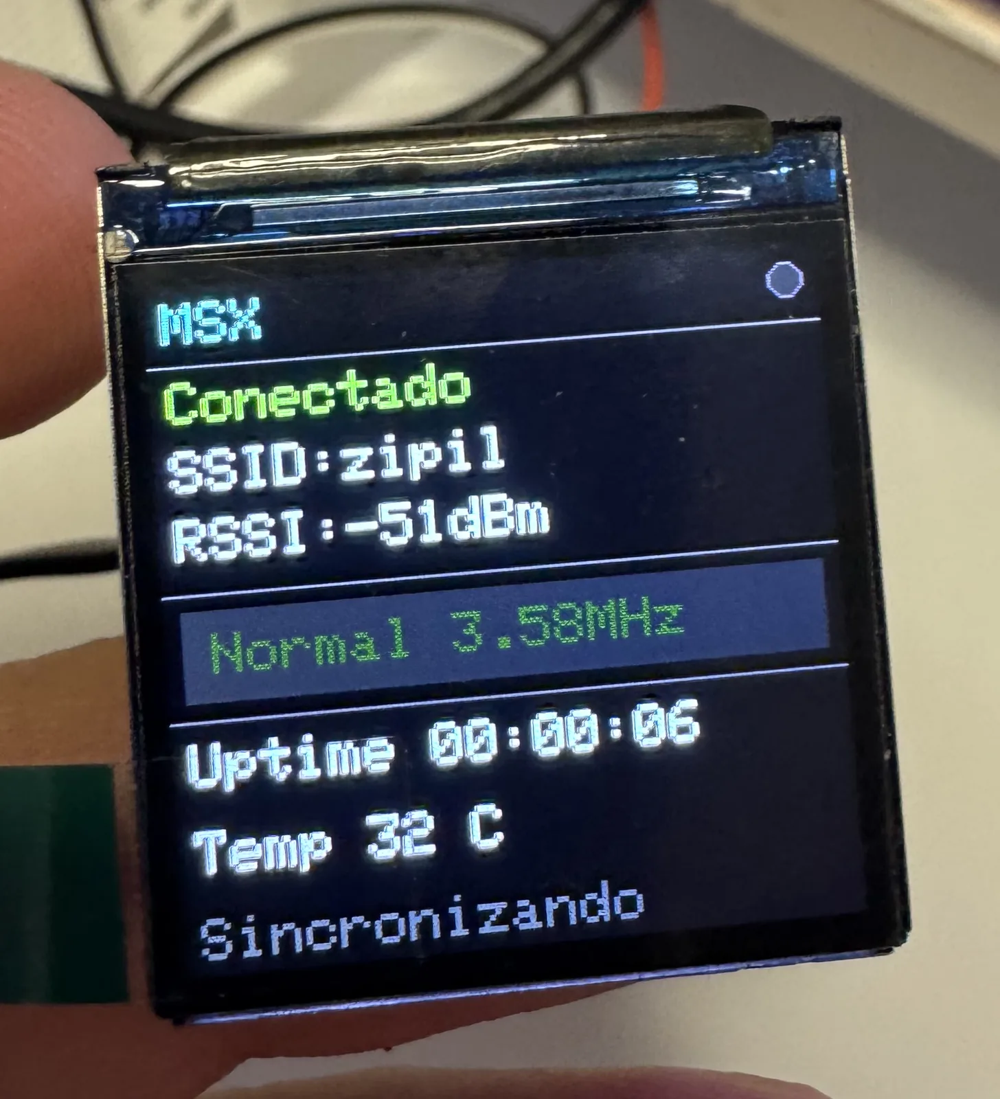 Pantalla del modulo ESP32-C6 del MSXnano: WiFi conectado, SSID, RSSI, modo Normal 3.58 MHz, uptime y temperatura